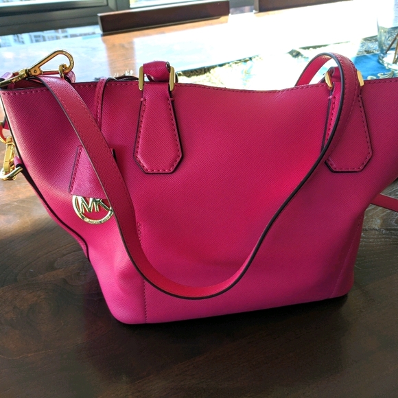 Michael Kors Handbag - Picture 2 of 15